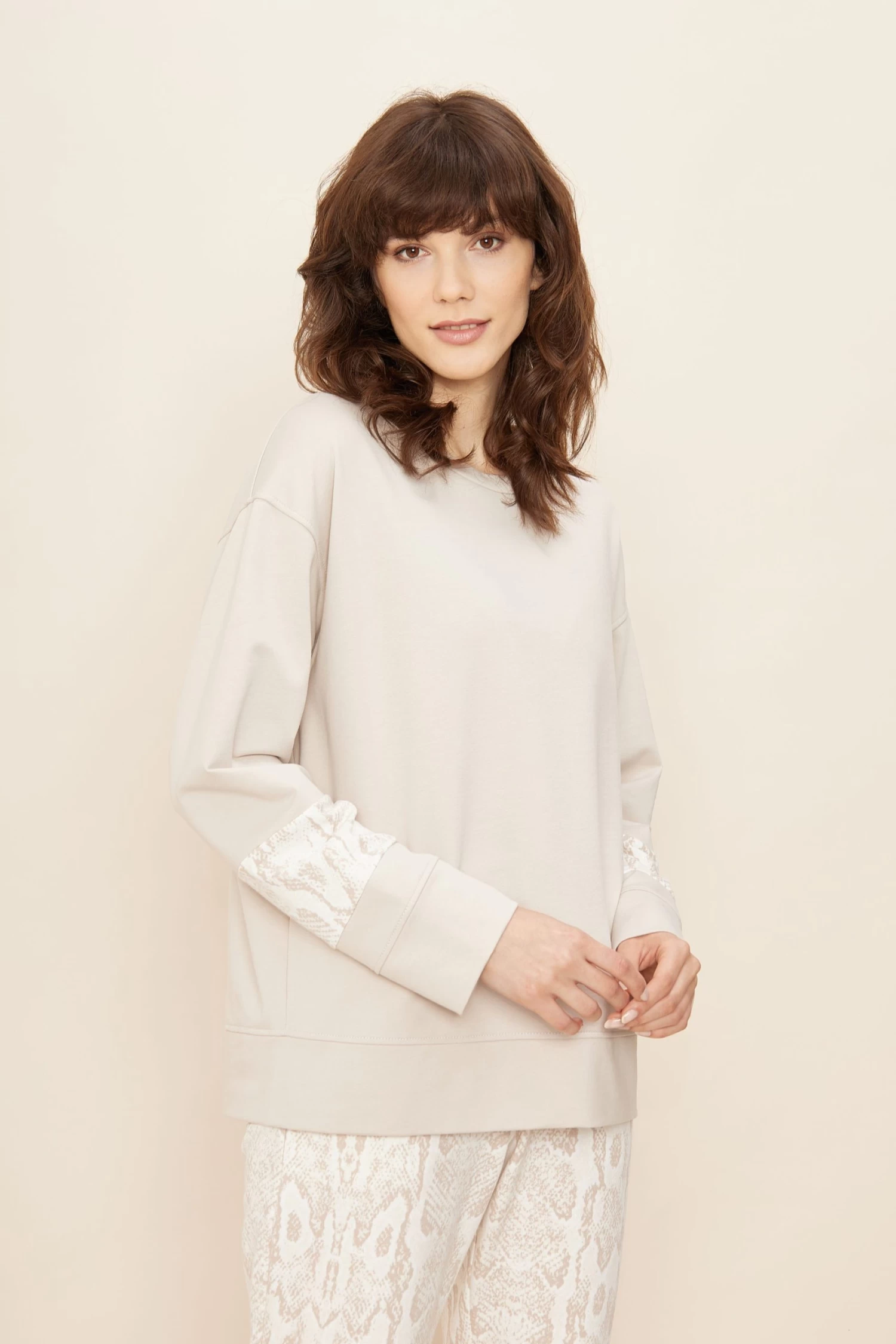 Sweatshirt Mit Details Im Schlangenprint Animalprint Pastellfarben Baumwolle/Elasthan 1 Sweatshirt Mit Details Im Schlangenprint Animalprint Pastellfarben Baumwolle/Elasthan