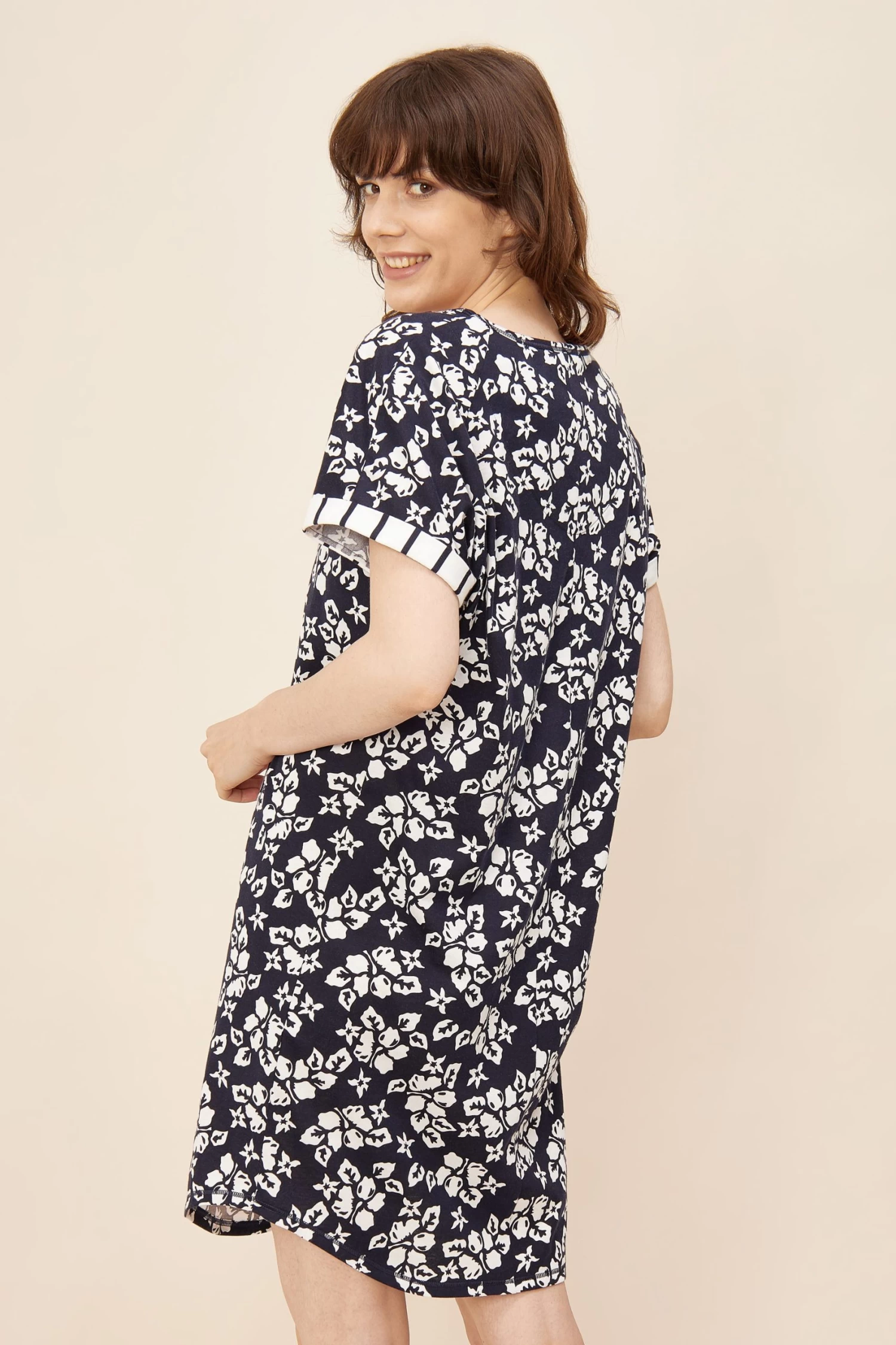 Bigshirt Im Blumenprint Marineblau 100% Baumwolle 3 Bigshirt Im Blumenprint Marineblau 100% Baumwolle - Image 3