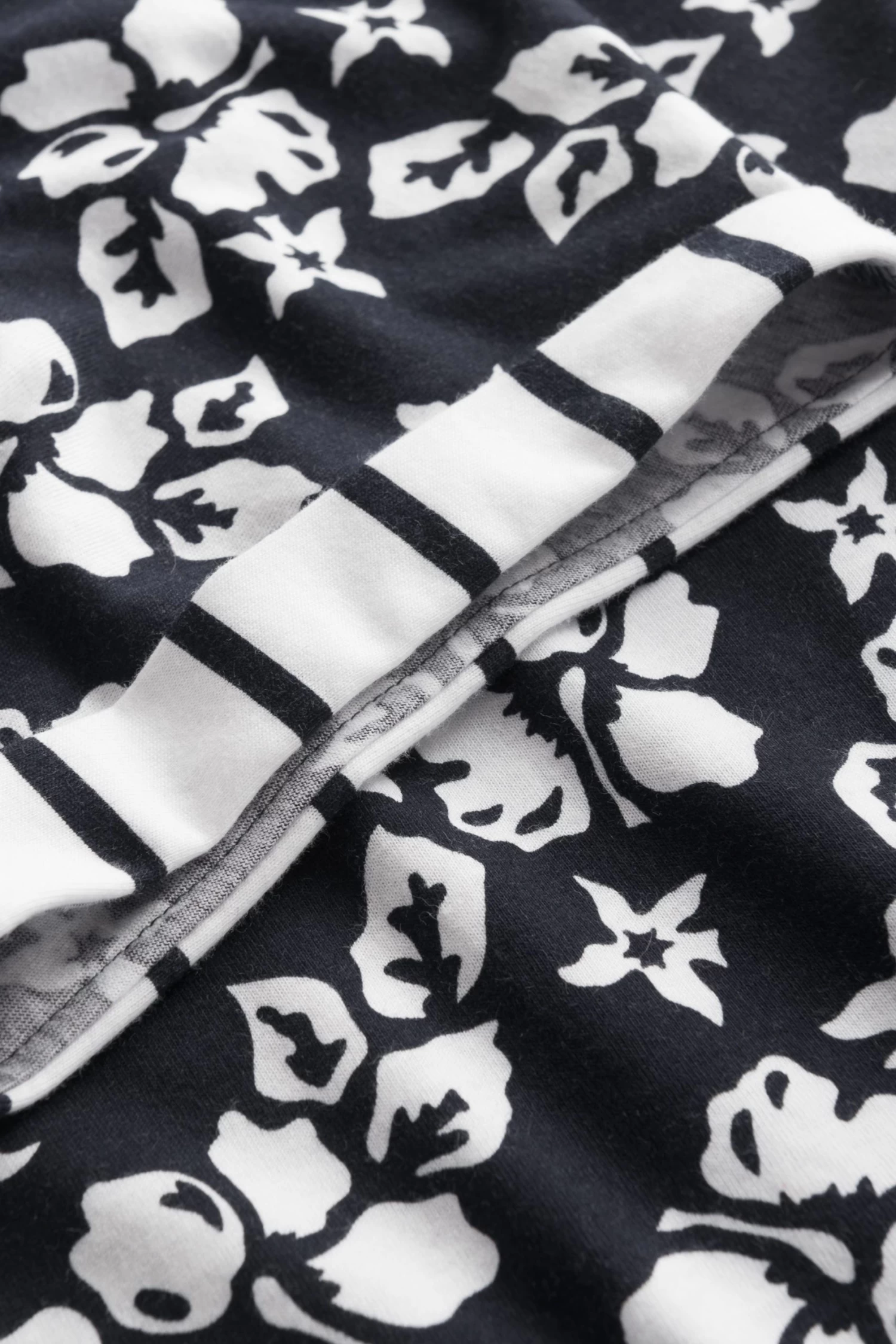 Bigshirt Im Blumenprint Marineblau 100% Baumwolle 6 Bigshirt Im Blumenprint Marineblau 100% Baumwolle - Image 6