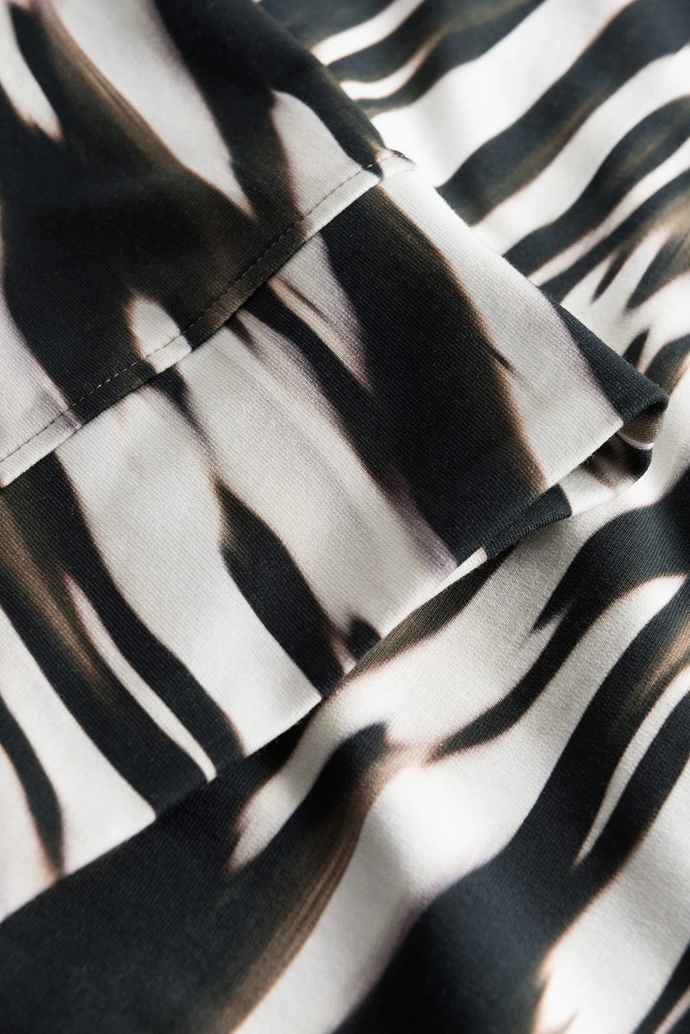 Kapuzen-Sweatshirt Im Zebra-Druck Animalprint Hoodie Bio-Baumwolle/Elasthan 7 Kapuzen-Sweatshirt Im Zebra-Druck Animalprint Hoodie Bio-Baumwolle/Elasthan - Image 7