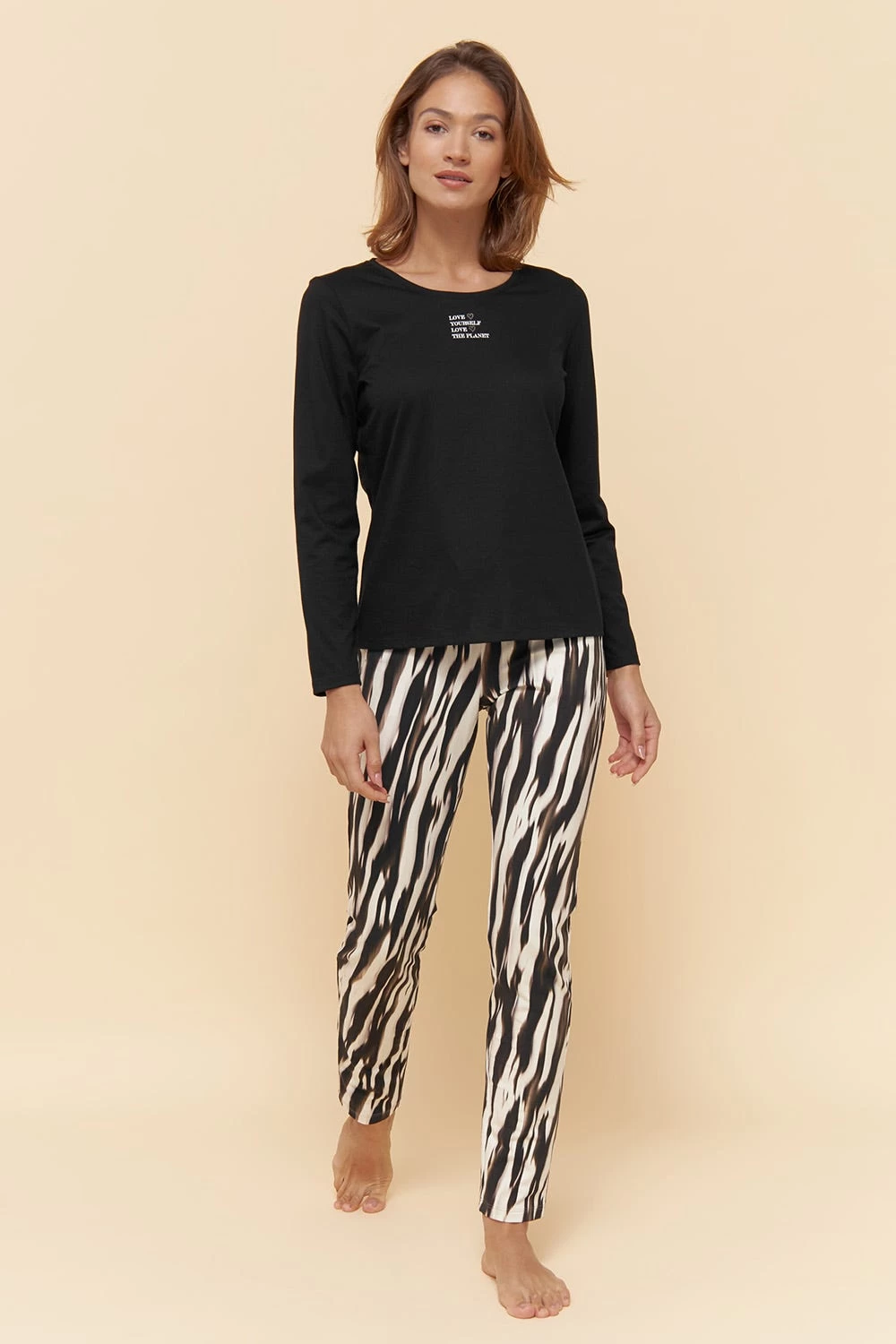 Langarmshirt Mit Schriftzug "love Yourself, Love The Planet" Schwarz 100% Bio-Baumwolle 4 Langarmshirt Mit Schriftzug "love Yourself, Love The Planet" Schwarz 100% Bio-Baumwolle - Image 4