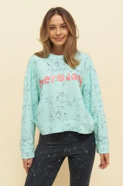 Sweatshirt Mit Schriftzug "hero" Im Farbspritzer-Druck Mintgrün Mix & Match Bio-Baumwolle/Elasthan