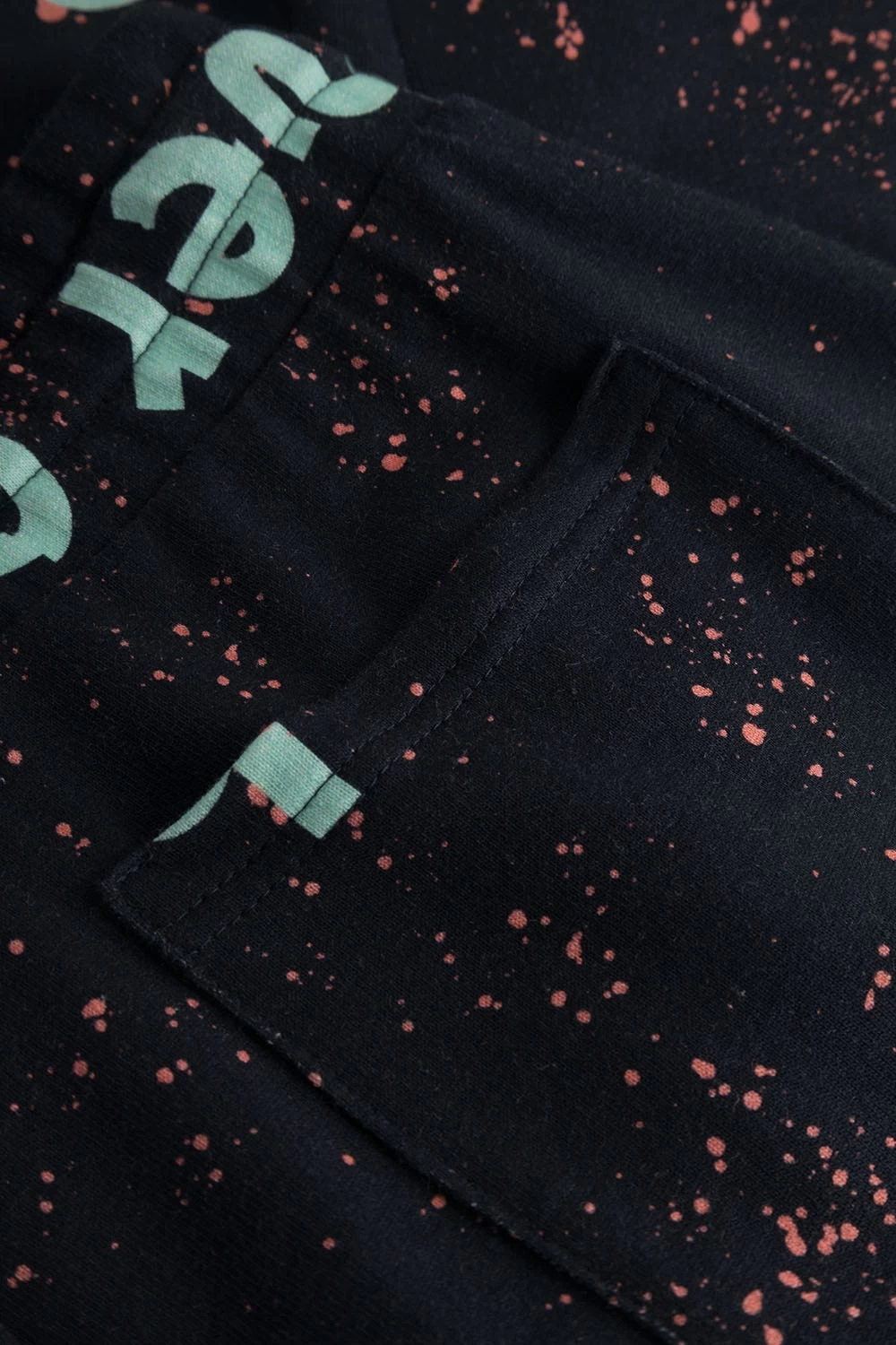 Sweathose Im Motivdruck "hero" Auf Farbspritzern Schwarz Mix & Match Bio-Baumwolle/Elasthan 7 Sweathose Im Motivdruck "hero" Auf Farbspritzern Schwarz Mix & Match Bio-Baumwolle/Elasthan - Image 7