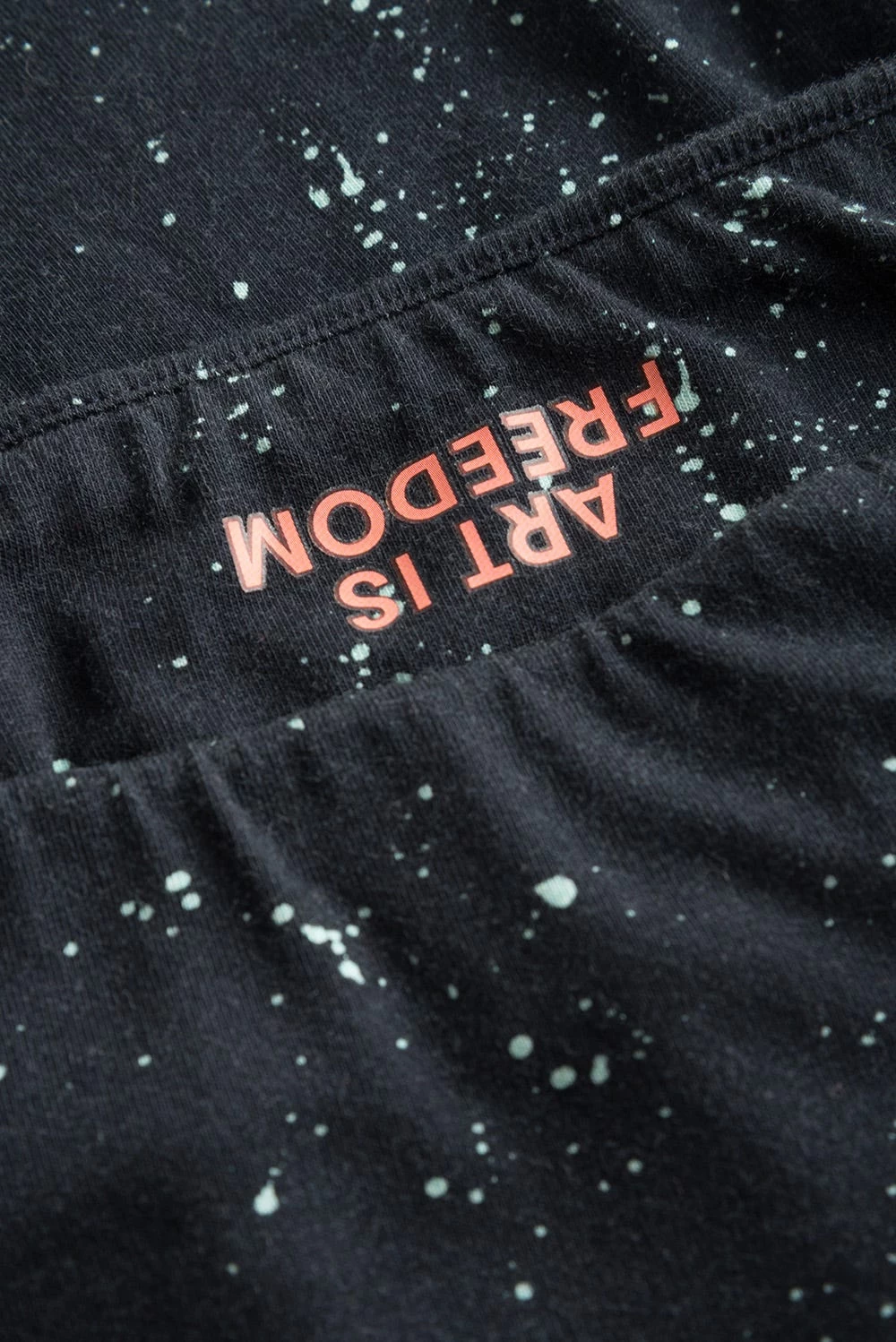 Leggings Im Farbspritzer-Druck Schwarz Loungehose Mix & Match Bio-Baumwolle/Elasthan 5 Leggings Im Farbspritzer-Druck Schwarz Loungehose Mix & Match Bio-Baumwolle/Elasthan - Image 5