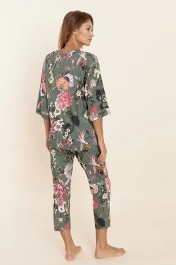 Pyjama Im Romantischen Blumendruck Kimono-Stil Baumwolle/Modal 9 Pyjama Im Romantischen Blumendruck Kimono-Stil Baumwolle/Modal -Pyjamas Für Zuhause 1223601 16403 2
