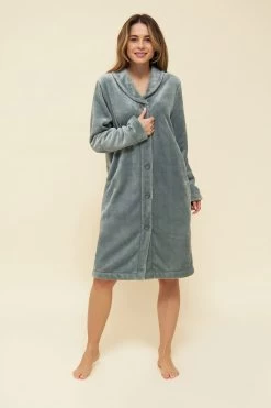 Hausmantel Aus Flausch Knopfleiste Gemütlich Polyester