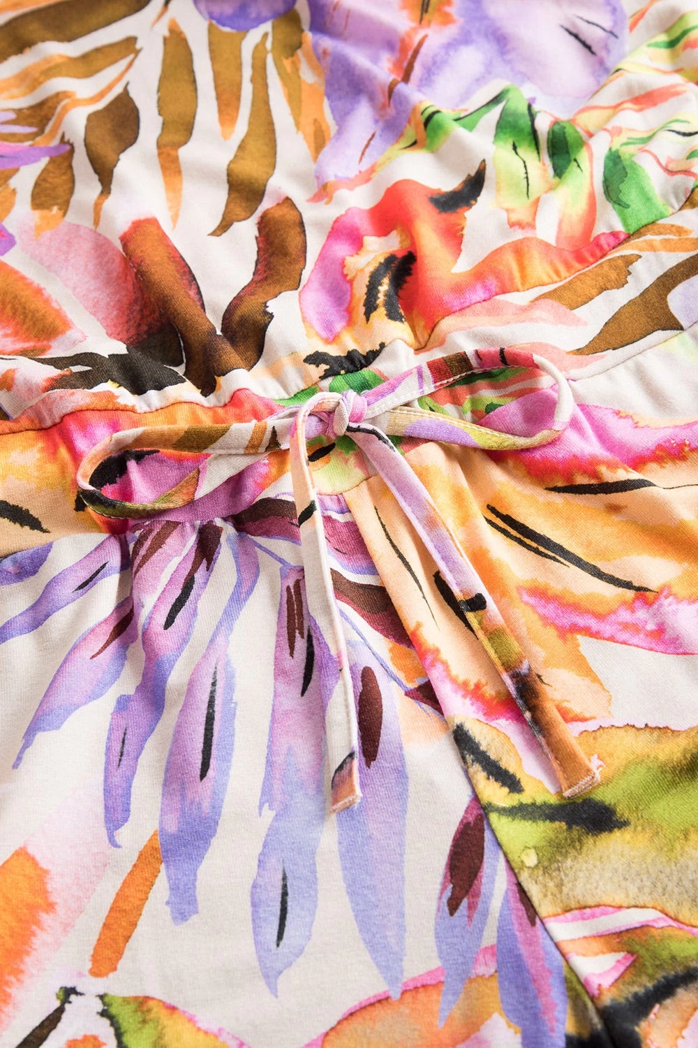 Jumpsuit Im Fröhlichen Blätter-Druck Bunt Shorts Sommer Viskose/Elasthan 6 Jumpsuit Im Fröhlichen Blätter-Druck Bunt Shorts Sommer Viskose/Elasthan - Image 6