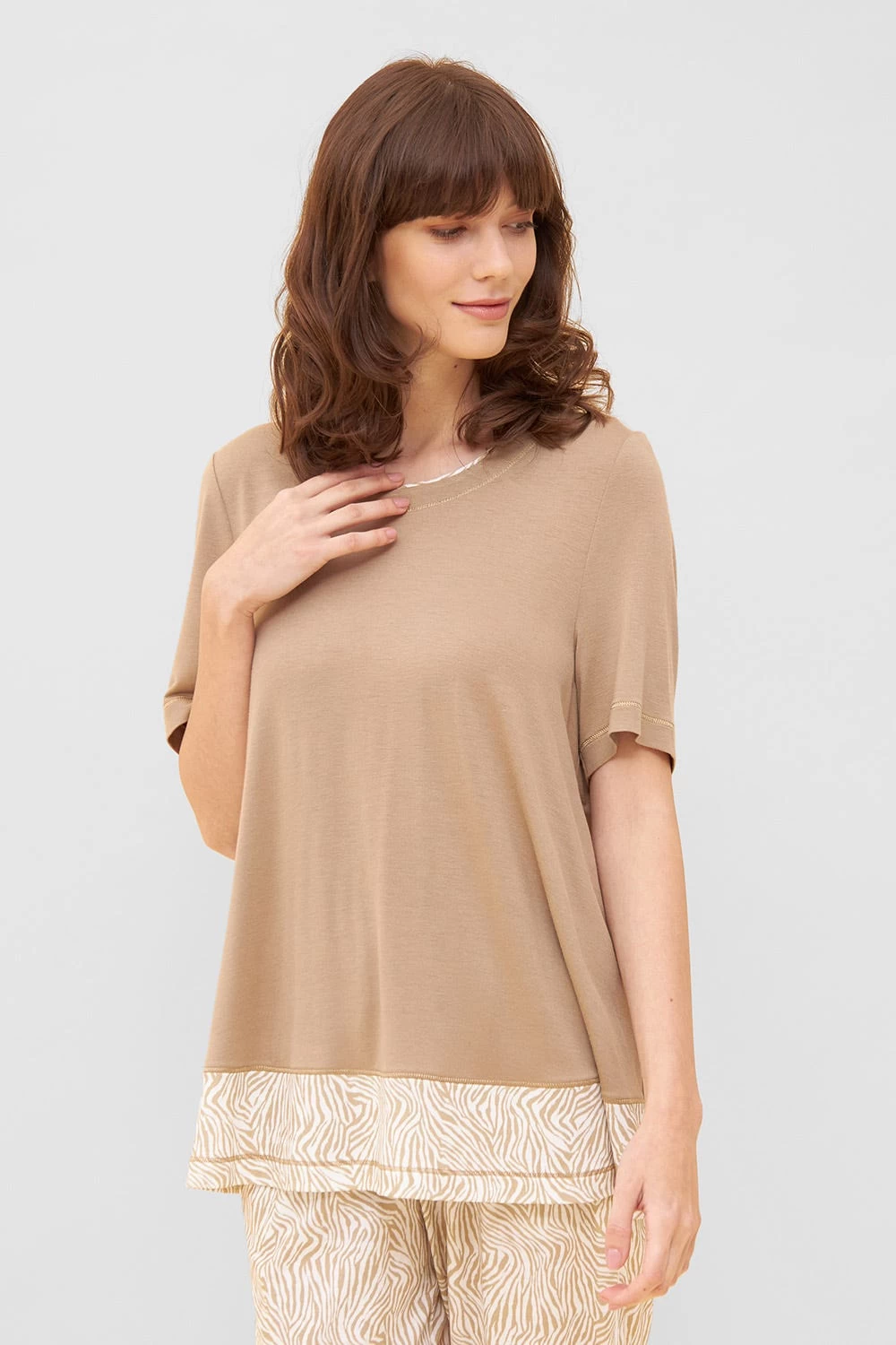 Shirt In Beige Mit Zebra-Druck Ziernähte A-Linie Mix & Match Baumwolle/Modal 1 Shirt In Beige Mit Zebra-Druck Ziernähte A-Linie Mix & Match Baumwolle/Modal