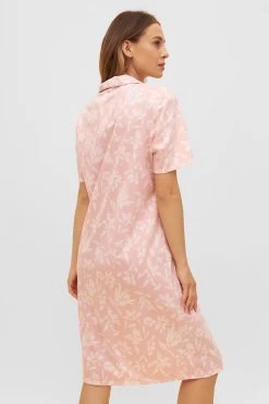 Nachthemd Im Rosa Blumendruck V-Ausschnitt Kragen 100% Baumwolle -Pyjamas Für Zuhause 1233061 11717 2