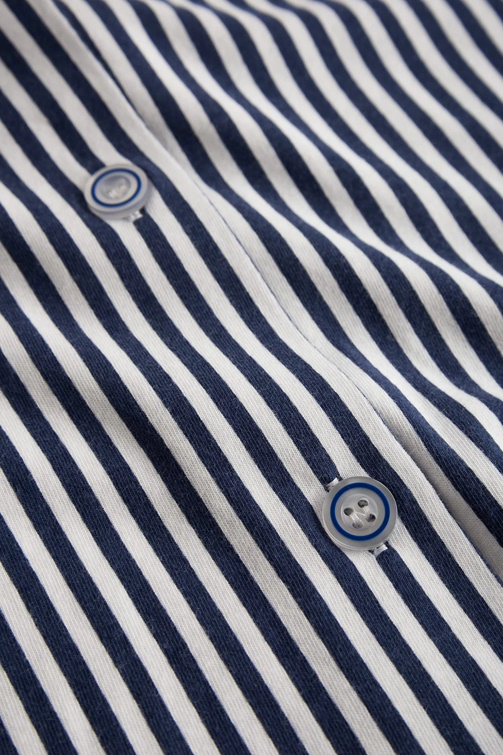 Pyjama Im Streifendruck Herrenhemd-Stil Bermuda Knopfleiste 100% Baumwolle 5 Pyjama Im Streifendruck Herrenhemd-Stil Bermuda Knopfleiste 100% Baumwolle - Image 5