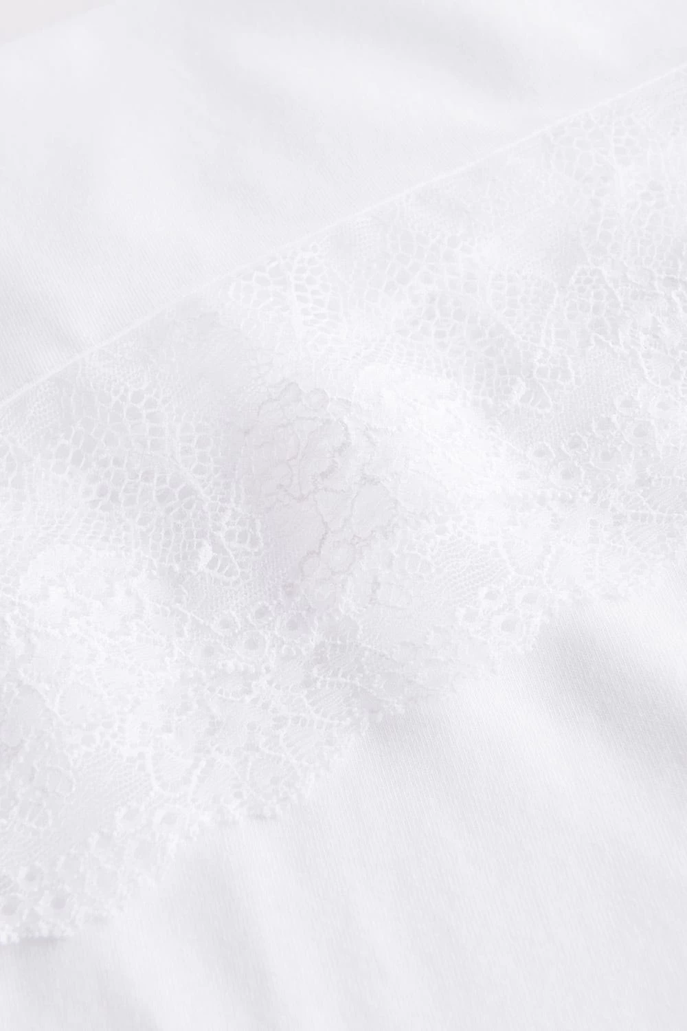 Pyjama Mit Eleganten Spitzendetails Weiß 100% Baumwolle 6 Pyjama Mit Eleganten Spitzendetails Weiß 100% Baumwolle - Image 6