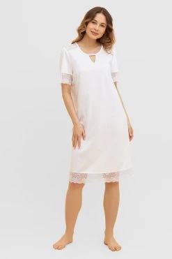 Nachtkleid Mit Eleganten Spitzendetails Weiß 100% Baumwolle