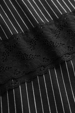 Nachtkleid Im Schwarzen Streifen-Druck Spaghetti-Träger Spitzendetails Trägerkleid 100% Baumwolle -Pyjamas Für Zuhause 1233222 16601 4