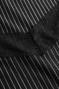 Nachtkleid Im Schwarzen Streifen-Druck Spaghetti-Träger Spitzendetails Trägerkleid 100% Baumwolle -Pyjamas Für Zuhause 1233222 16601 5