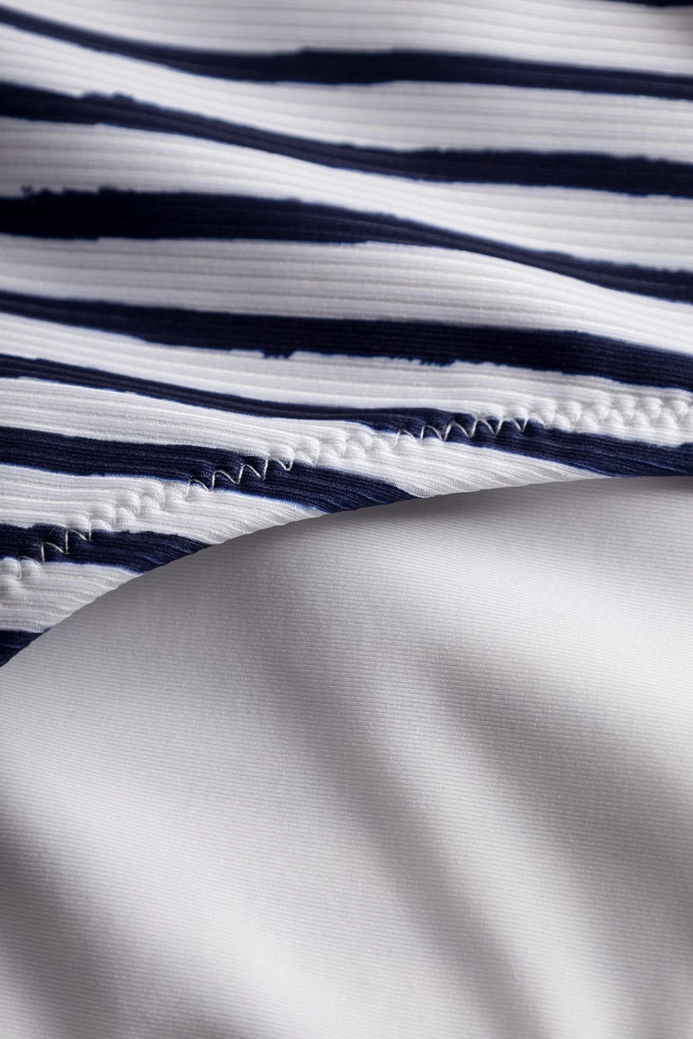 Bikini Hose Im Streifen-Druck Bänder Ripp Recyceltes Polyester/Elasthan 7 Bikini Hose Im Streifen-Druck Bänder Ripp Recyceltes Polyester/Elasthan - Image 7