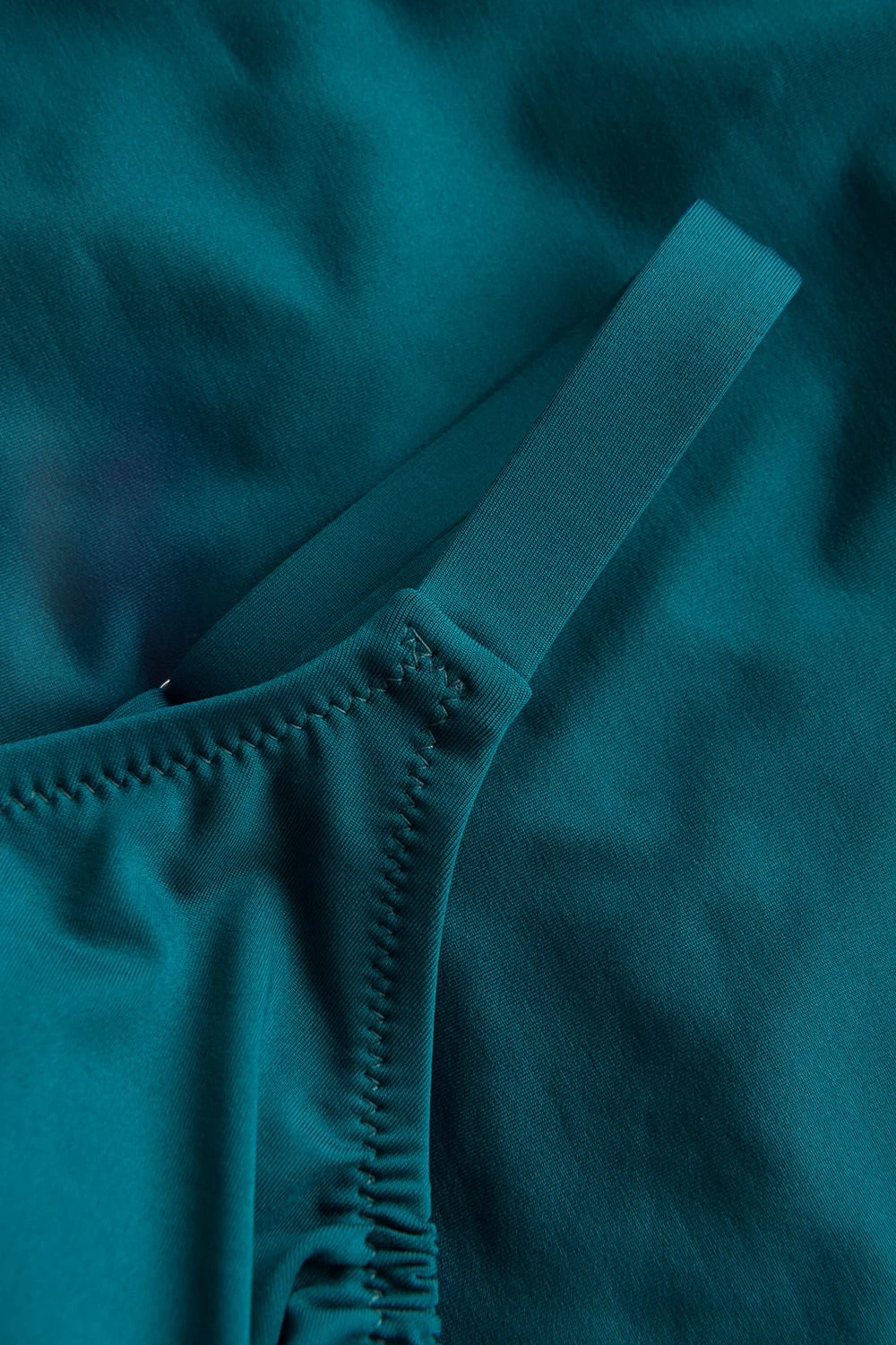 Badeanzug Mit Wickeloptik Petrol V-Ausschnitt Recyceltes Polyamid/Elasthan 6 Badeanzug Mit Wickeloptik Petrol V-Ausschnitt Recyceltes Polyamid/Elasthan - Image 6