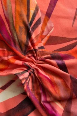 Bikini-Oberteil Mit Buntem Blätter-Druck Raffung Recyceltes Polyamid/Elasthan 11 Bikini-Oberteil Mit Buntem Blätter-Druck Raffung Recyceltes Polyamid/Elasthan -Pyjamas Für Zuhause 1235554 16364 4