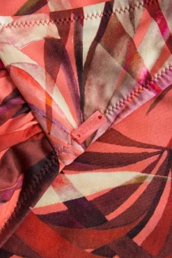 Bikini-Oberteil Mit Buntem Blätter-Druck Raffung Recyceltes Polyamid/Elasthan 12 Bikini-Oberteil Mit Buntem Blätter-Druck Raffung Recyceltes Polyamid/Elasthan -Pyjamas Für Zuhause 1235554 16364 5