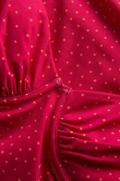 Badeanzug Im Pinken Mini-Tupfen-Druck Recyceltes Polyamid/Elasthan 9 Badeanzug Im Pinken Mini-Tupfen-Druck Recyceltes Polyamid/Elasthan -Pyjamas Für Zuhause 1235559 16548 3