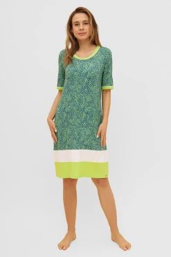 Strandkleid Im Minimal-Leo-Druck Grün A-Linie Halbarm Viskose/Elasthan