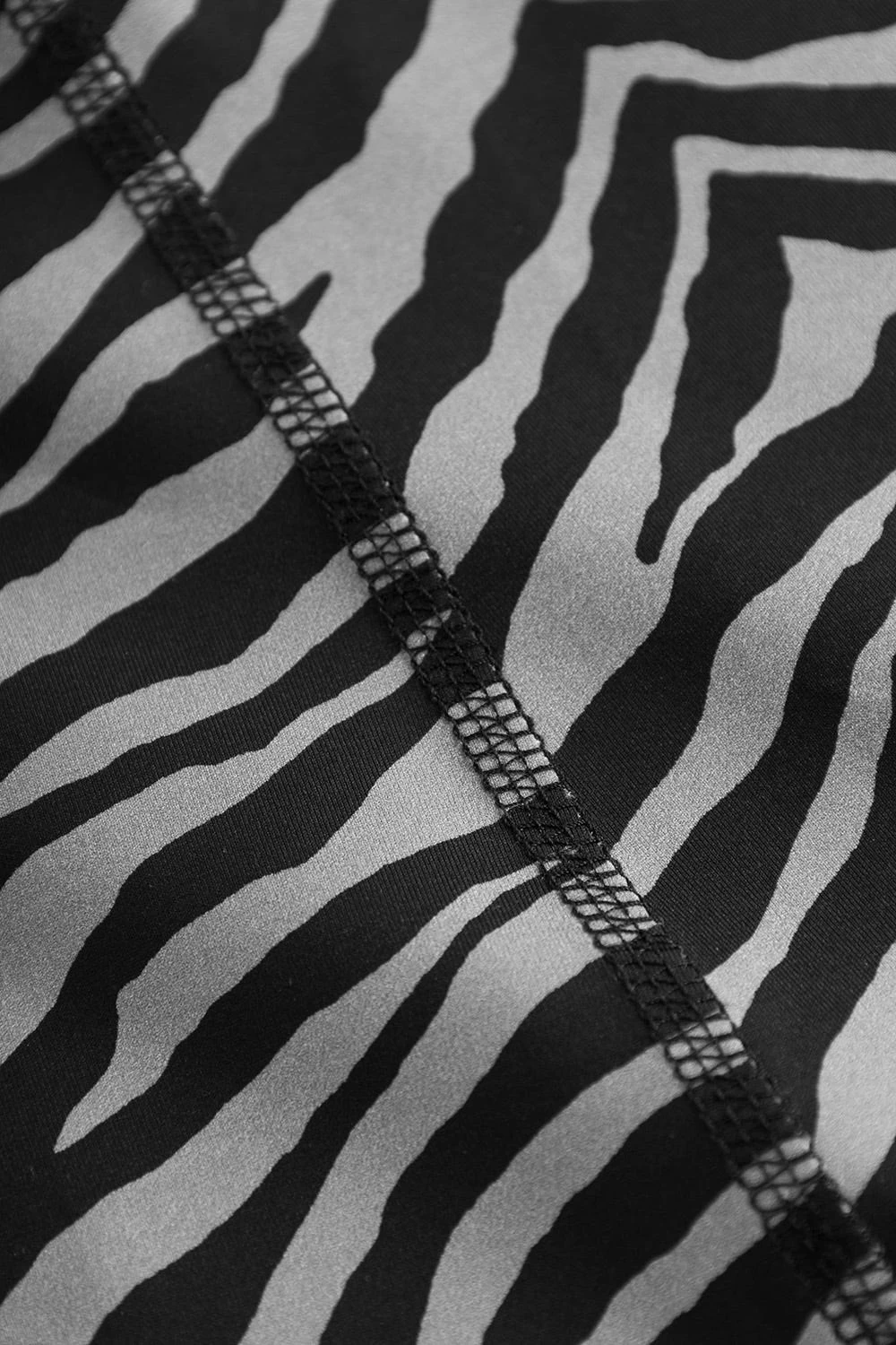 Y.U Yoga Top Im Modernen Druck Ärmellos Sport Mix & Match Recycled Polyamid/Elasthan 7 Y.U Yoga Top Im Modernen Druck Ärmellos Sport Mix & Match Recycled Polyamid/Elasthan - Image 7