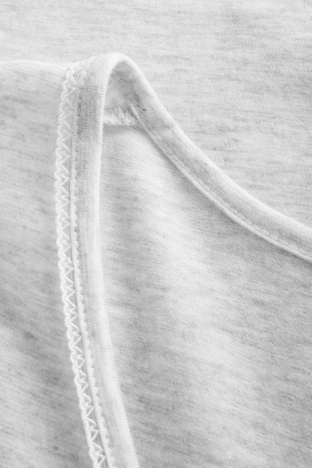 T-Shirt Mit Dezenter Spitzenborte 4 T-Shirt Mit Dezenter Spitzenborte - Image 4